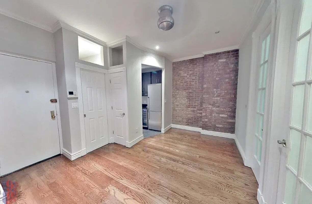 Foto del edificio - 230 E 32nd St