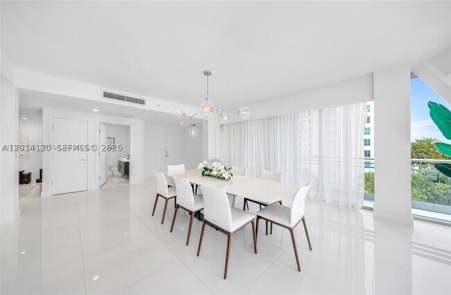 Foto del edificio - 2950 NE 188th St