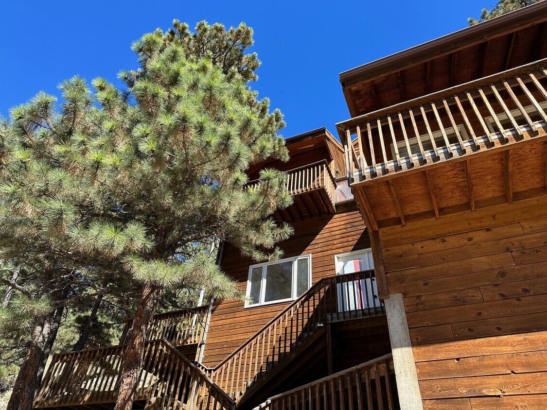 Foto principal - Coming Soon! 5 Bedroom Mountain Retreat Cl...