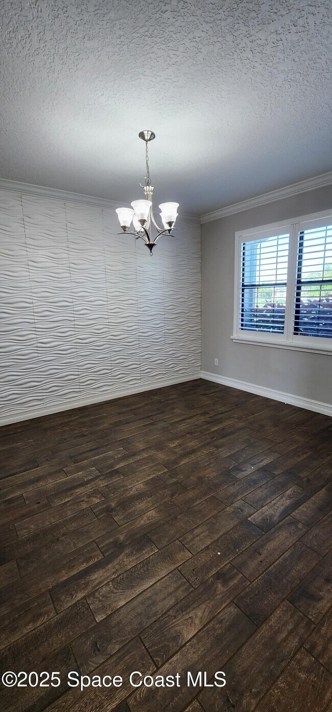 Building Photo - 3003 Trasona Dr