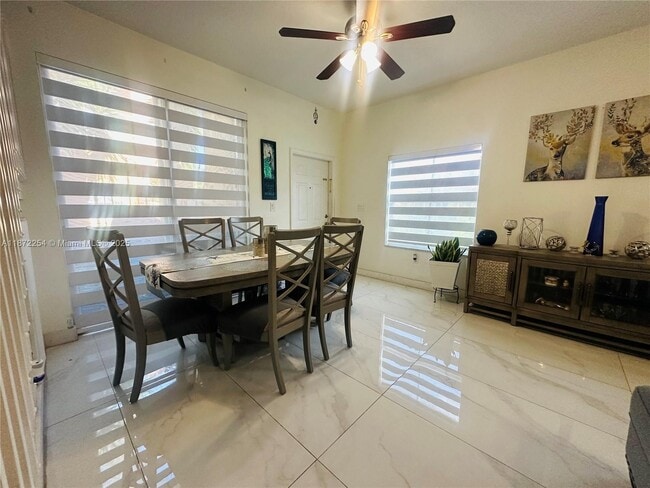 Foto del edificio - 14343 SW 10th St