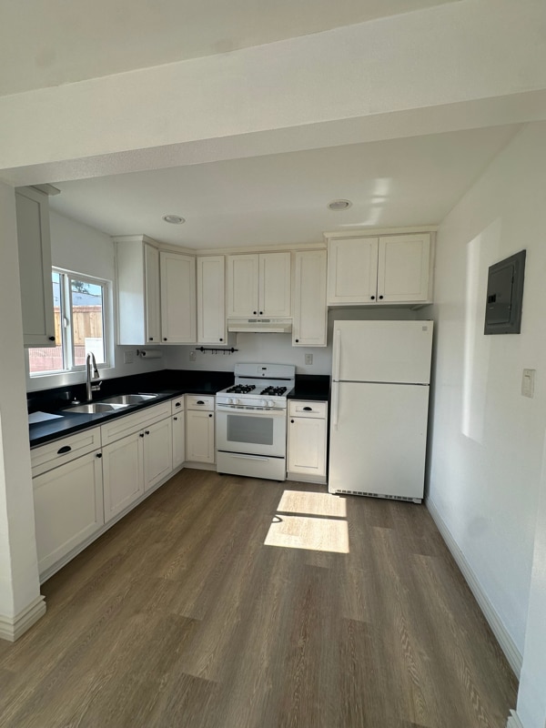 Building Photo - 1905-1907 W 74th St