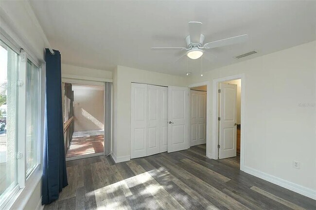 Building Photo - 3350 S Osprey Ave