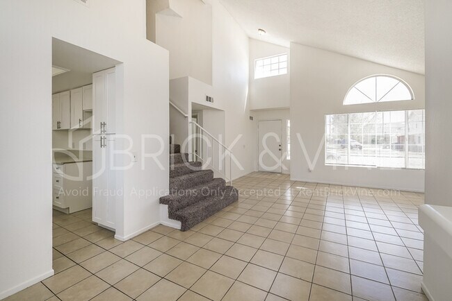 Building Photo - 565 Ivesbrook Street