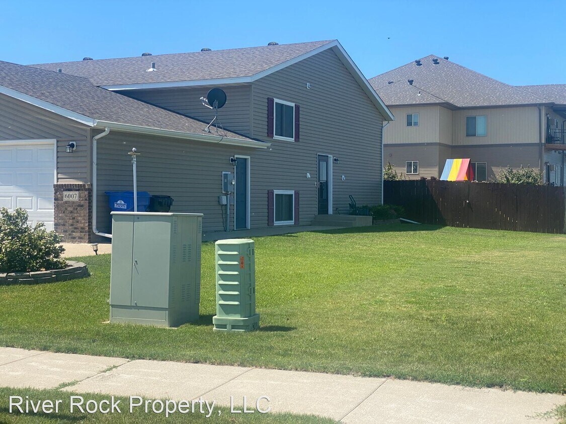 6007 35th St S, Fargo, ND 58104 House Rental in Fargo, ND