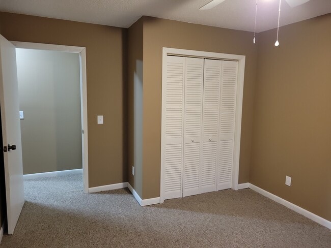 Building Photo - 54 Sitz Dr