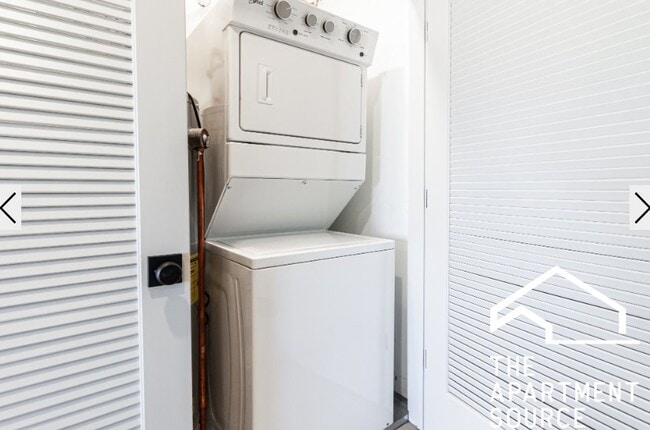 Photo - 4102 N Sheridan Rd Apartment