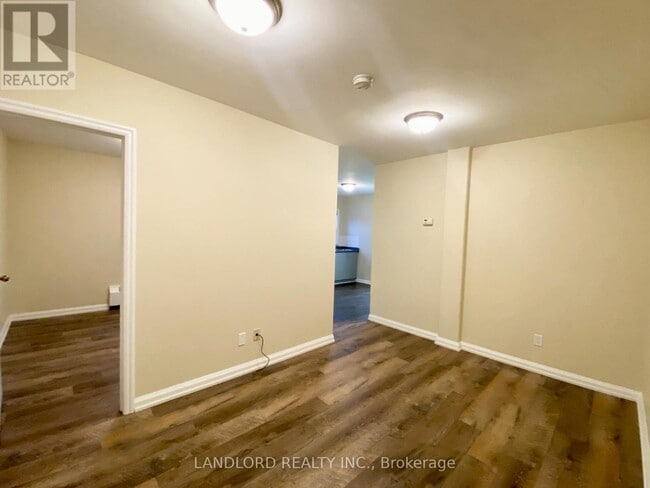 Building Photo - 2A Thyra Ave