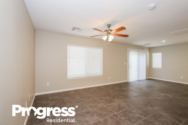 Foto del edificio - 9453 Milkweed Canyon Ave