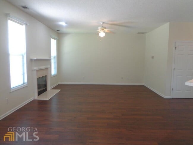 Building Photo - 45 Chemin Pl