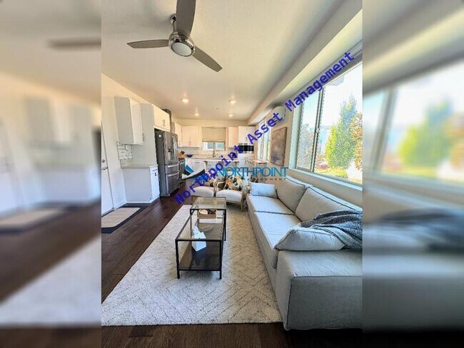Building Photo - Fully furnished one-bedroom, one-bath condo