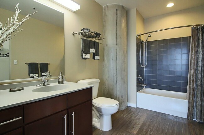 Foto del edificio - 1443 S State St