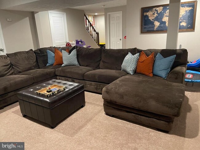 Foto del edificio - 5727 Oakshore Ct