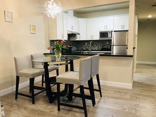 Dinning Area - 1256 Stanhope Ln