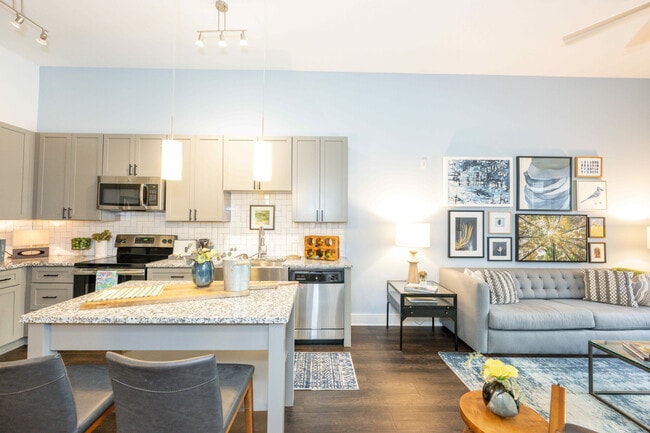 Ellison On Broad apartments — community photo - Ellison On Broad