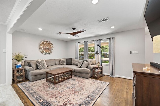 Building Photo - 1705 N Thompson St