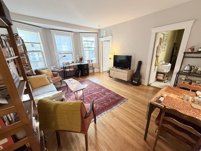 Building Photo - 15A Jason St