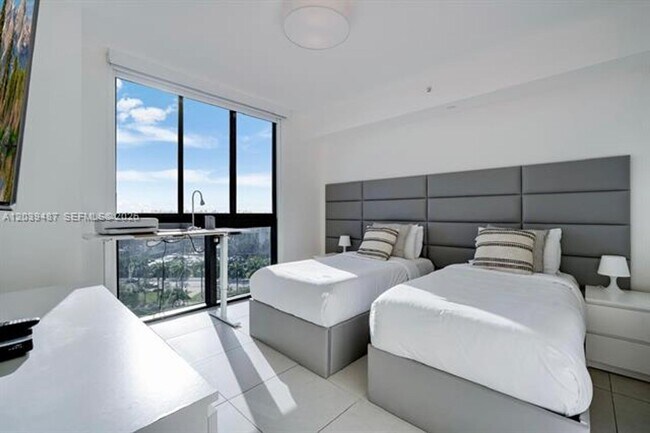 Foto del edificio - 5350 NW 84th Ave