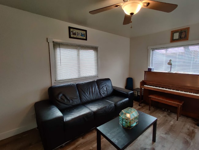 Foto del edificio - 2311 Morrie Ave