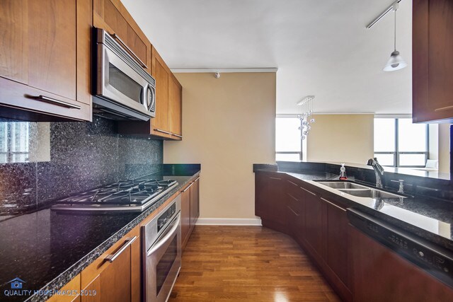 Primary Photo - 420 E Waterside Dr