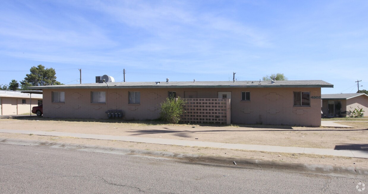 Building Photo - Mountain View Manor