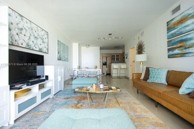 Building Photo - 335 S Biscayne Blvd