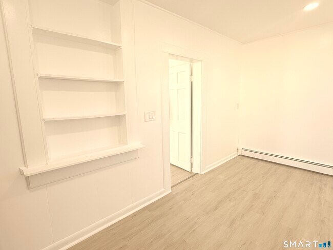 Building Photo - 11 Starr Ave