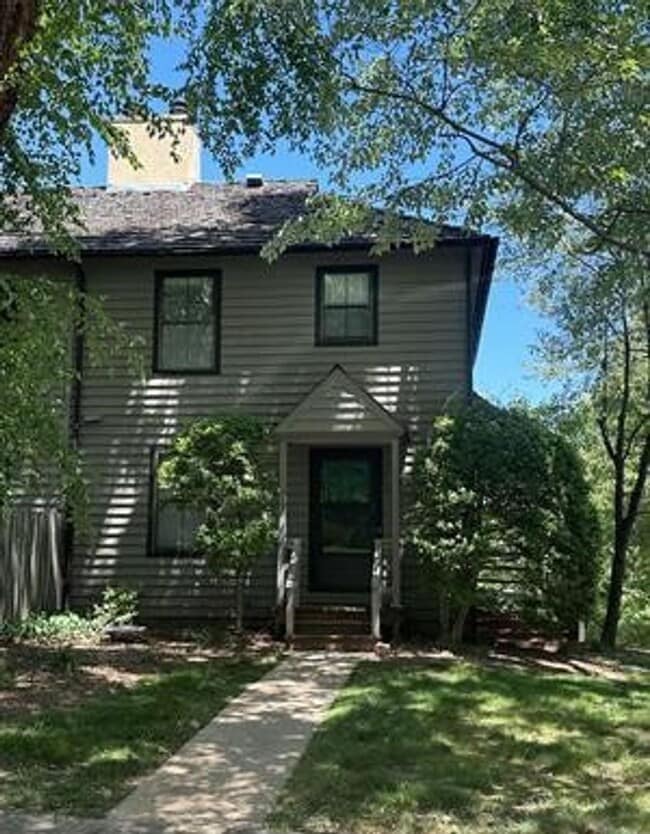 Building Photo - 760 Merion Greene