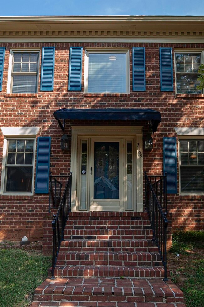 Building Photo - 3165 Henderson Walk