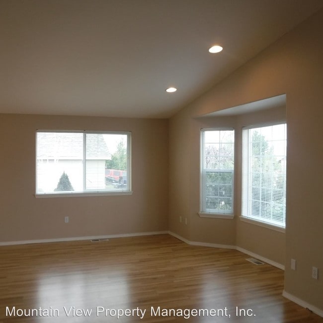 Building Photo - 3 br, 2 bath House - 2793 NE Hope Drive