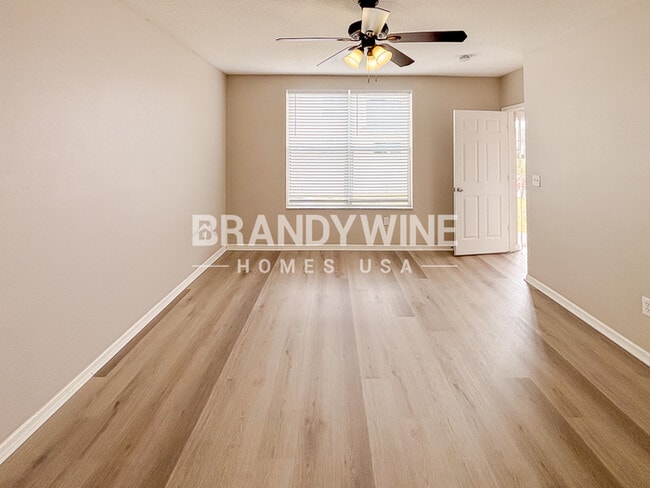 Foto del edificio - 9701 Carlsdale Dr