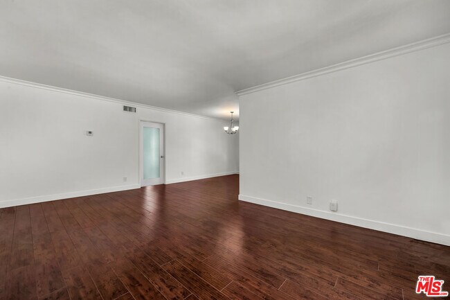 Foto del edificio - 248 Rexford Dr