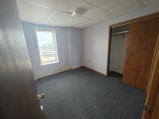 Building Photo - 320-330 Stephenson Ave
