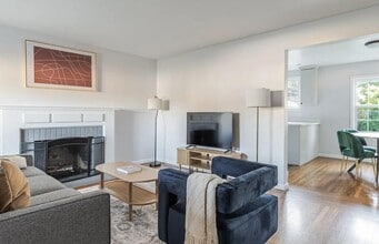 Building Photo - 251 C St