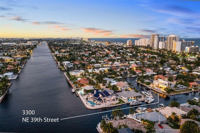 Foto del edificio - 3300 NE 39th St