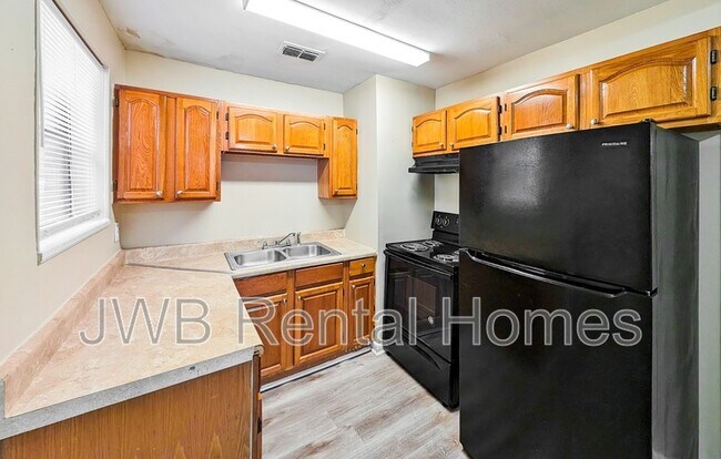 Foto del edificio - 3305 Sunnybrook Ave N