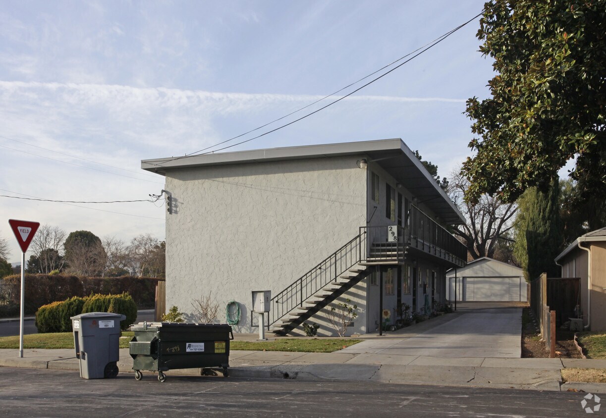 Building Photo - 298 Madison St
