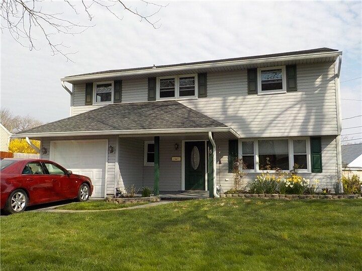 Primary Photo - 5 Markley Dr
