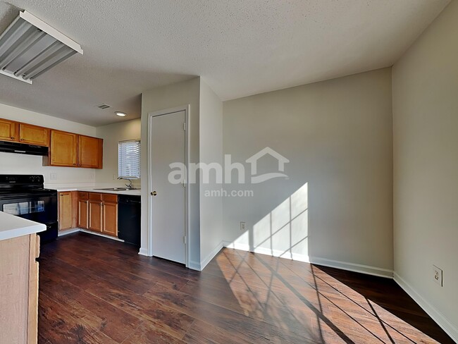 Building Photo - 137 Bellfare Dr