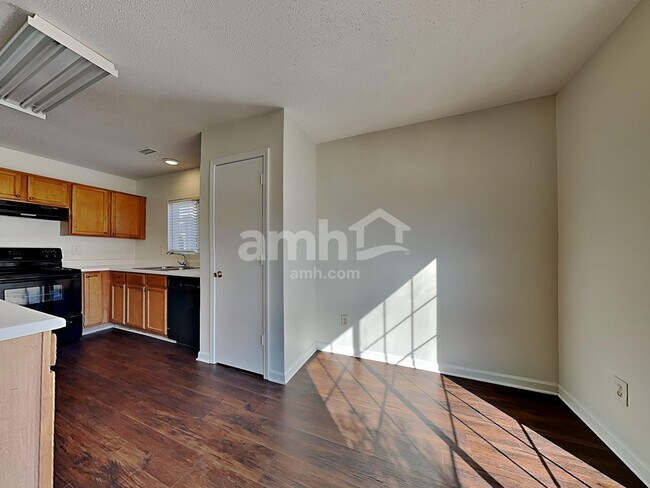 Foto del edificio - 137 Bellfare Dr