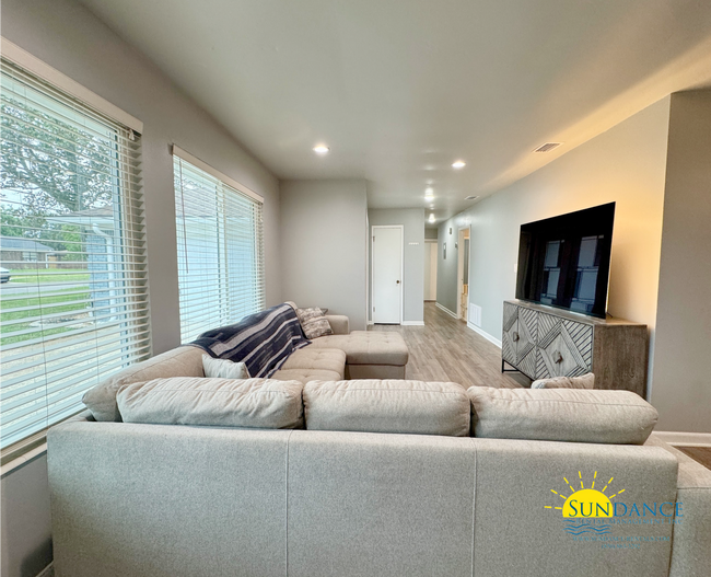 Foto del edificio - Freshly Painted & Updated 3BR Home in Mary Esther near Highway 98!