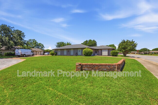 Building Photo - 4351 Altamesa Blvd