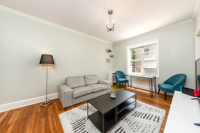 Foto del edificio - 1711 35th St NW