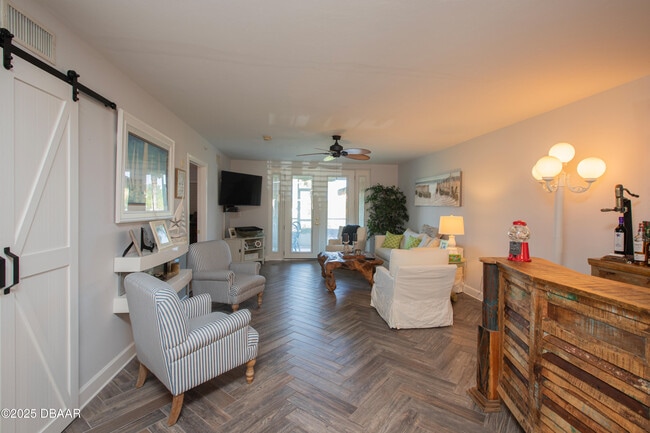 Building Photo - 432 Bouchelle Dr