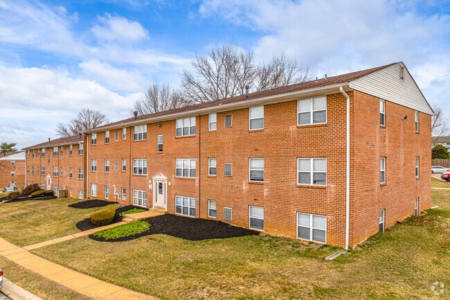 Building Photo - Georgetown Manor Apartments