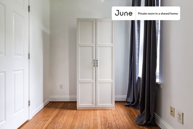 Building Photo - Room in Shared 3 bed/1 bath home
