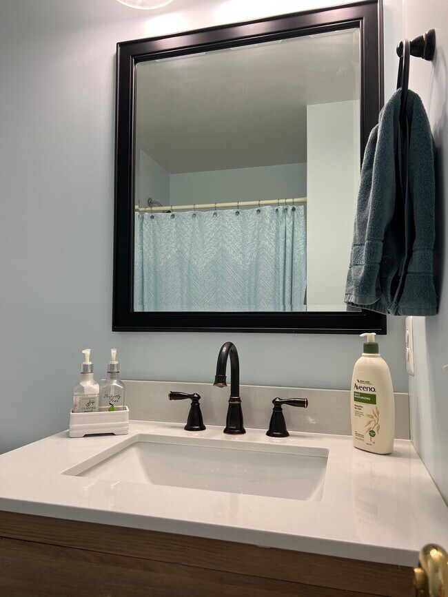 First floor bathroom - 2505 Kensington Blvd