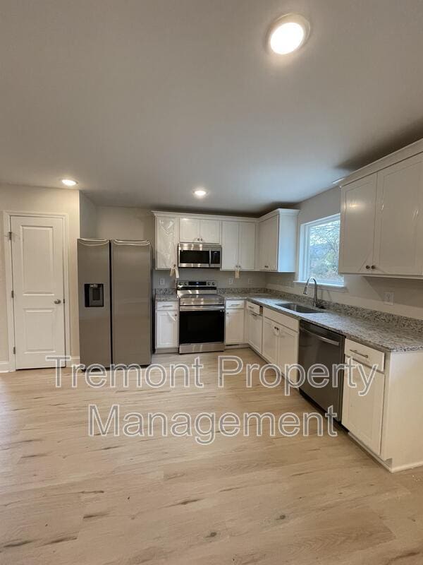 Building Photo - 3716 Central Ave