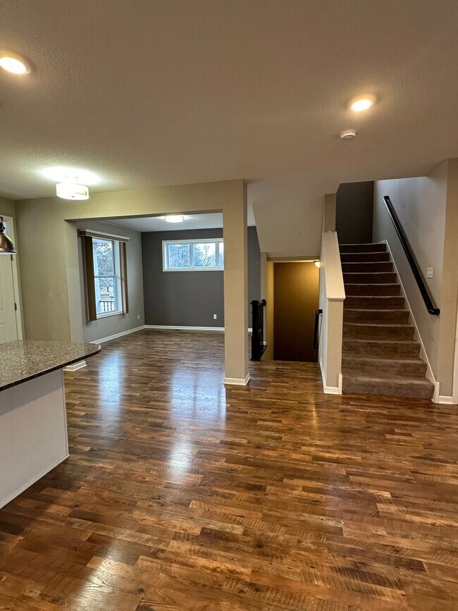 Foto del edificio - Beautiful 3 bed 3 bath home in the heart o...