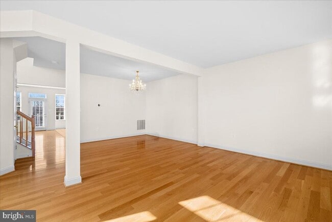 Building Photo - 927 Buttonwood Terrace NE